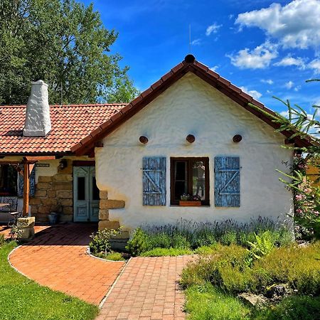 Bungalov Trapani Ruzova Esterno foto